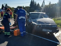 Под Зеленоградском грузовик снесло в кювет ударом легкового «Фольксвагена»