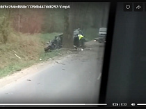 Автомобилисты показали, что стало с машиной в которой погиб водитель (видео)