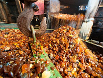 Биржа "Санкт-Петербург" реализовала 250 кг янтаря на 6,3 млн рублей