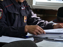 Под Калининградом  пенсионер уговорил 17-летнюю девушку помочь ему похитить железные ворота с городского стадиона