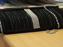 Калининградка стянула золотые сережки из сумки в ТЦ на Театральной