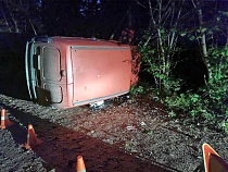 Без прав и пьяная на «Рено»: 2-летний пассажир чуть не погиб