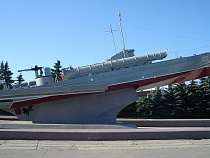 Набережную у памятника героям-катерникам Балтфлота к 9 Мая не сдадут 