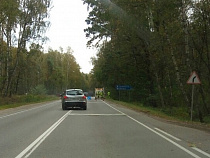 В месте жутких ДТП на Балтийской трассе укладывают шумовые полосы