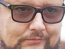 Баринов рассказал о зарплатах строителей на Октябрьском острове