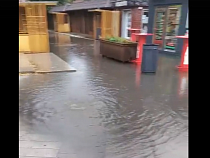 В Зеленоградске затопило привокзальную площадь