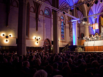 Гармония музыки и старинного здания