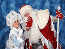 Снегурочки в России получают на 8 тысяч рублей больше, чем Деды Морозы