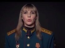 Певица из Калининграда показала клип с жёнами военных из Гусева