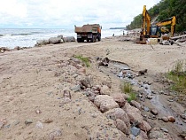 «Море зашивают в бетон»: власти назвали срок открытия пляжа в Отрадном 