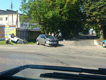 В Калининграде иномарка опрокинулась на крышу