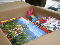 «Книги и Книжечки» передали подарки, собранные покупателями