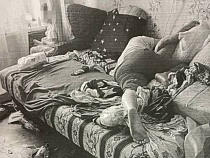 В Советске мать бросила своих детей есть прямо на полу