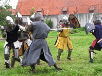 Тевтонские рыцари вышли на бой под стены замка в Георгенбурге
