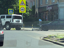 В аварию в Калининграде попал элитный «Хаммер»