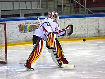 Тренер по хоккею сломал шайбой палец 7-летнему калининградцу