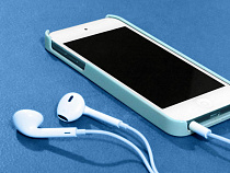 Какие новые смартфоны подешевеют раньше всего (список)