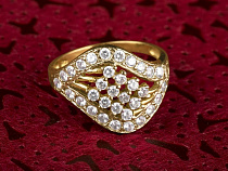 Калининградка нашла в ломбарде кольцо, украденное у нее подругой на Новый год