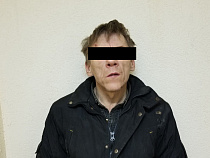 Разбойник посещал магазины в Калининграде с кухонным ножом (видео)