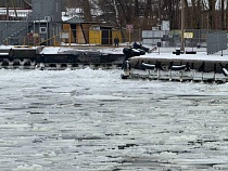 С Балтийской косы впервые за 11 дней вывозят автомобили