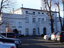 Гостья с лупой искала рваные простыни в «Шлосс-Отеле» в Янтарном