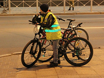 81-летняя женщина попала в БСМП после того, как ее сбил ребенок на велосипеде