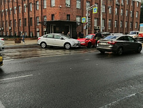 Напротив УМВД региона произошла авария (фото)