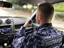 Приезжий из Славска напал на «Фольксваген» у магазина в Калининграде