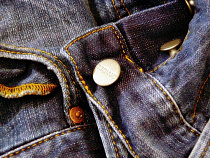 В Правдинске домушник украл у пенсионерки штаны