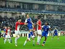 Блогер пообещал квартиру выбежавшему на футбольный стадион в Калининграде