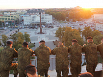 Морпехи Балтфлота сделали селфи на крыше храма Христа Спасителя в Калининграде