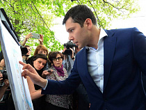 Алиханов предложил установить видеокамеры у Закхаймских ворот