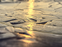 Опасный лёд в Калининграде: как спасти провалившегося человека