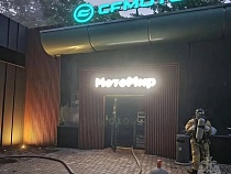 Пожарные машины рванули по улице Невского на избавление от взрыва