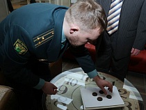 Изъятые у водителя фуры монеты с вензелем императрицы передали в Минкульт 