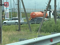 В Калининграде водители стали отслеживать движение бензовозов