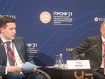 ПМЭФ: Алиханов рассказал Мутко о мошенниках и грамотности