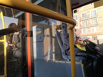 Водитель автобуса покалечил пассажира