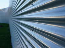 Изготовитель забора отделывался от клиентки расписками и не возвращал деньги