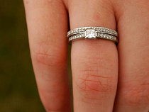 Нетрезвая жительница Светлого оставила знакомую без обручального кольца