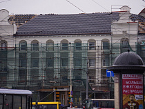 Подрядчик обещает к 10 декабря доделать кровлю дома по улице Черняховского, 2-4а 