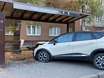 На въехавшего в остановку в Калининграде возбудили дело и изъяли «Рено» 