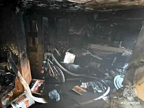 Женщину и трёх собак вытащили из горящего подвала в Калининграде 