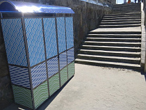 В Зеленоградске на спусках к пляжу появились камеры хранения