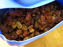 Калининградец спрятал 21 кг янтаря под водой и повёз в Литву 