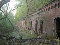 На форту №10 участились случаи падения людей в люки