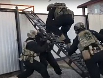 СУ сообщило подробности задержания троих полицейских начальников  