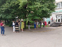 Мишустин обратил внимание на жалобы на завышенные цены ПЦР-тестов