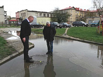 Мельников пообещал разобраться с лужей в Балтийске