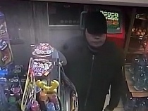 В Калининграде ищут людей в чёрном с чужими банковскими картами 